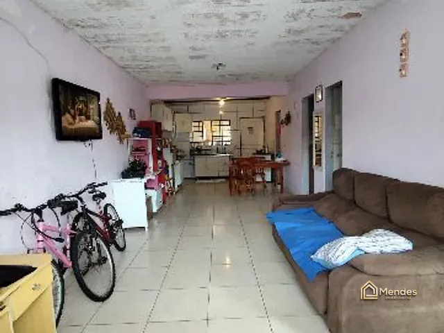 Casa com 75m² 2 quartos e 1 banheiro, à venda, no bairro Sítio Cercado em Curitiba