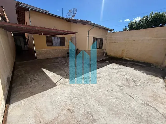 Casa com 180m² 3 quartos e 2 banheiros, à venda, no bairro Jardim São Bento em Poços de Caldas