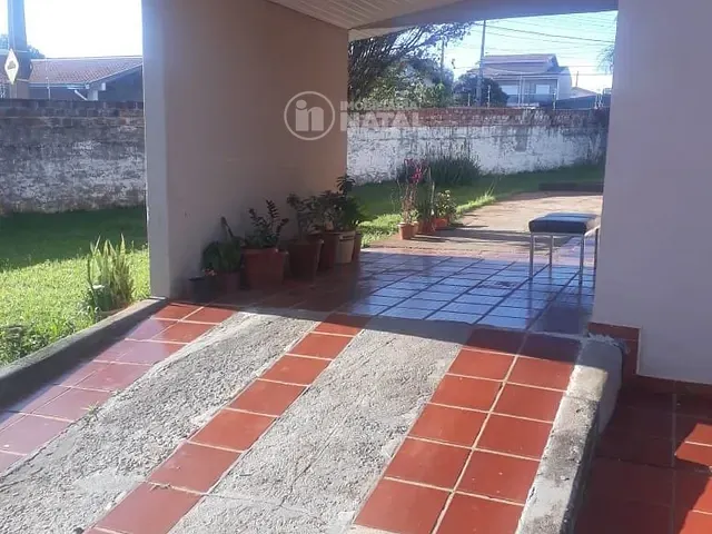 Casa com 420m² 3 quartos e 1 banheiro, à venda, no bairro Califórnia em Londrina