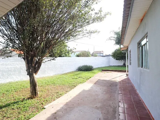 Casa com 420m² 3 quartos e 1 banheiro, à venda, no bairro Califórnia em Londrina
