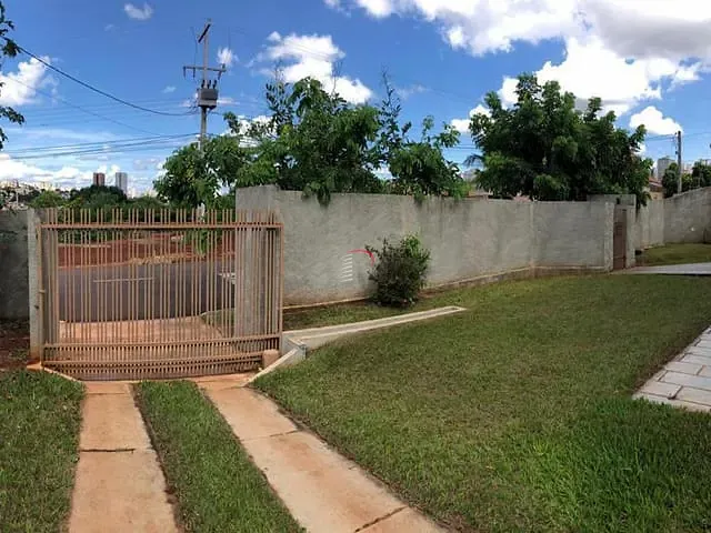 Casa com 1000m² 5 quartos e 6 banheiros, à venda, no bairro Colina Verde em Londrina