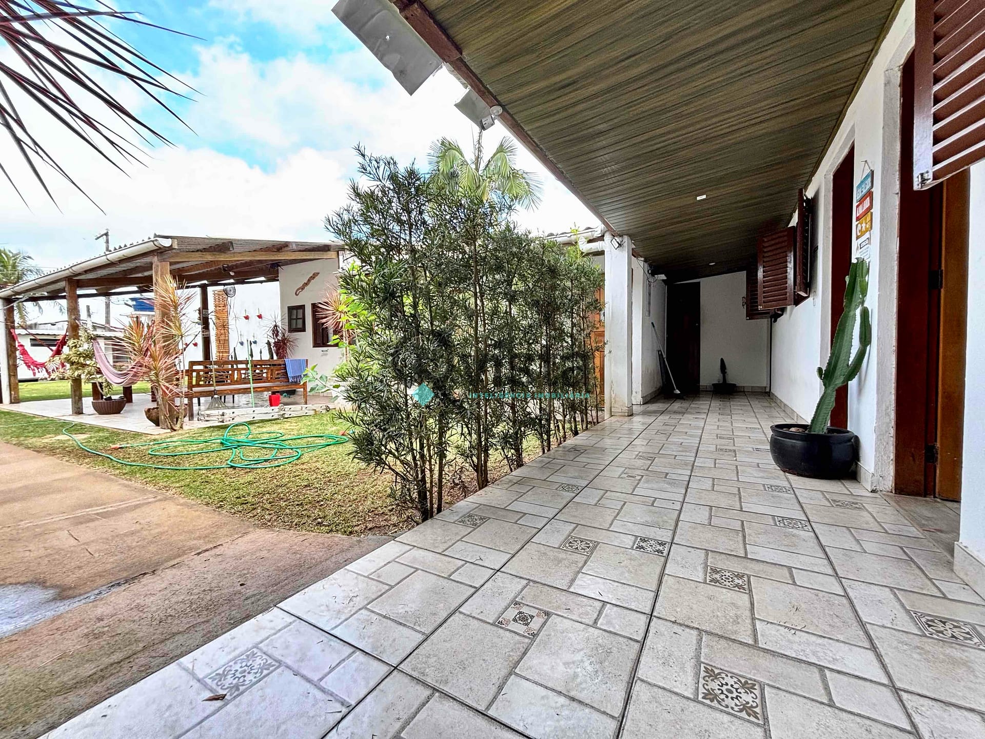 Casa, 6 quartos, 129 m² - Foto 2