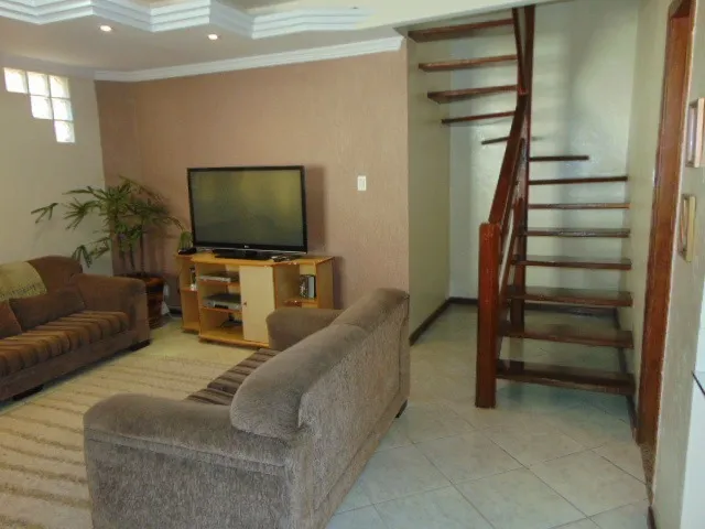 Casa com 337m², à venda, no bairro Trevo em Belo Horizonte
