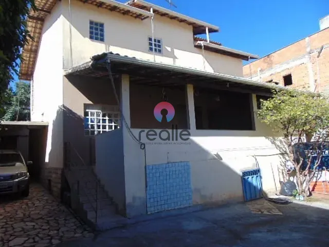 Casa com 337m², à venda, no bairro Trevo em Belo Horizonte
