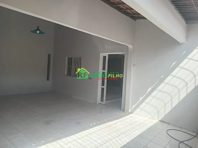 Casa com 180m² 3 quartos e 2 banheiros, à venda, no bairro Mocambinho em Teresina