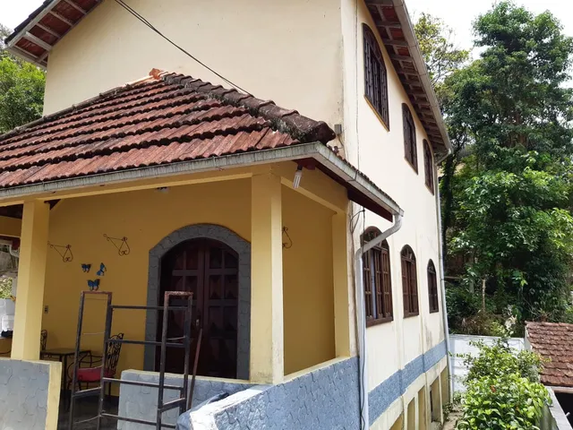 Casa 3 quartos e 1 banheiro, à venda, no bairro Simeria em Petrópolis