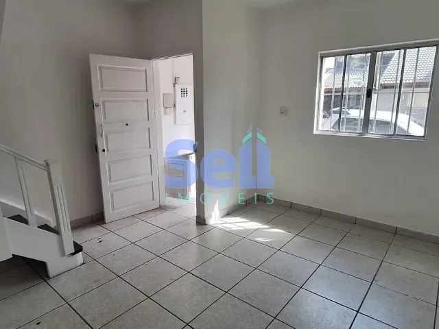 Casa 2 quartos e 1 banheiro, para alugar, no bairro Parque Peruche em São Paulo