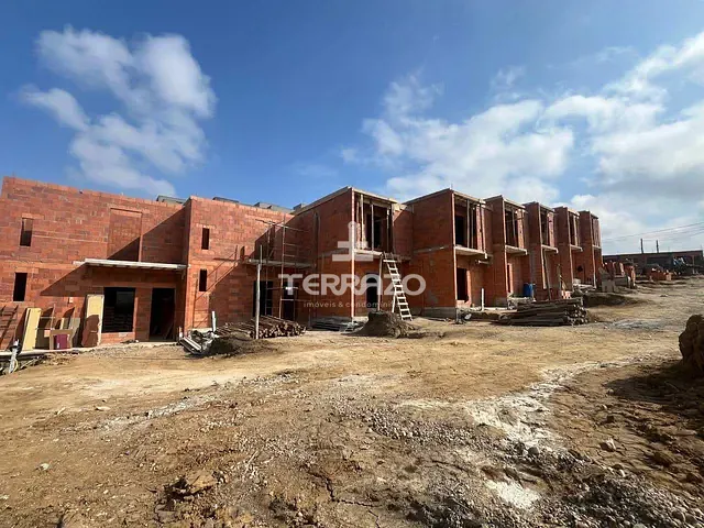 Casa com 79m² 2 quartos e 1 banheiro, à venda, no bairro Belmonte em Volta Redonda