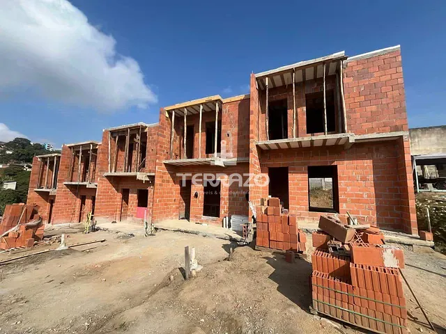 Casa com 79m² 2 quartos e 1 banheiro, à venda, no bairro Belmonte em Volta Redonda