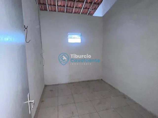 Casa 2 quartos e 1 banheiro, para alugar, no bairro Santos Dumont em Maranguape