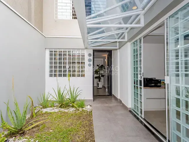 Casa com 189m² 3 quartos e 5 banheiros, à venda, no bairro Cajuru em Curitiba