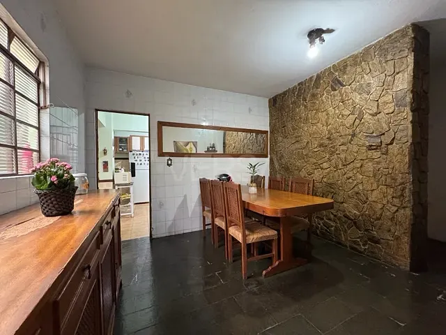 Casa com 208m² 3 quartos e 2 banheiros, à venda, no bairro Parque Universitário em Rio Claro