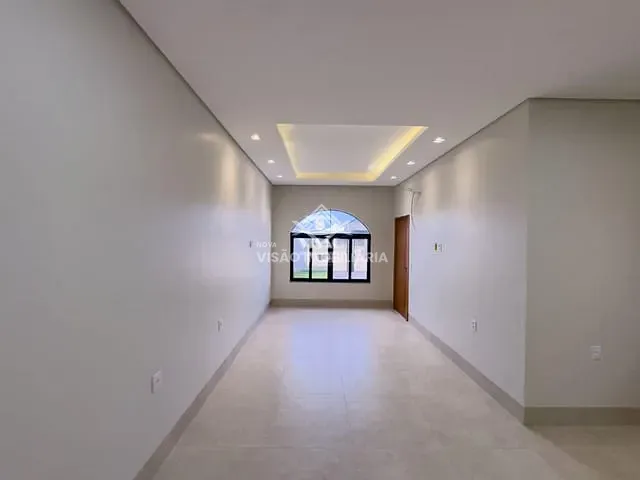 Casa com 210m² 2 quartos e 2 banheiros, à venda, no bairro Jardim Iporã em Sinop