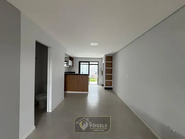 Casa 2 quartos e 3 banheiros, à venda, no bairro Jardim das Tulipas em Holambra