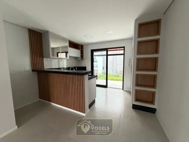 Casa 2 quartos e 3 banheiros, à venda, no bairro Jardim das Tulipas em Holambra