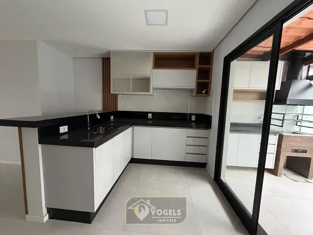 Casa 2 quartos e 3 banheiros, à venda, no bairro Jardim das Tulipas em Holambra