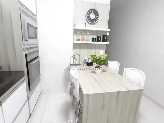 Sobrado com 150m² 3 quartos e 2 banheiros, à venda, no bairro Vila Suissa em Mogi das Cruzes