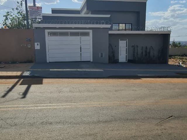 Casa 3 quartos e 5 banheiros, à venda, no bairro Vila Rosa em Aparecida de Goiânia