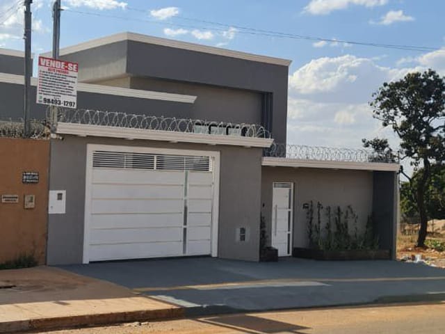 Casa 3 quartos e 5 banheiros, à venda, no bairro Vila Rosa em Aparecida de Goiânia