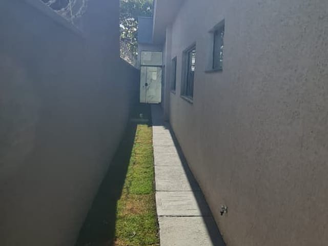 Casa 3 quartos e 5 banheiros, à venda, no bairro Vila Rosa em Aparecida de Goiânia