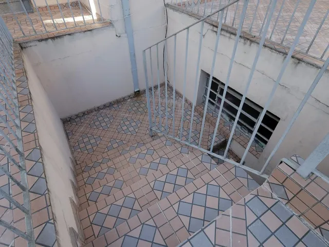 Casa 2 quartos e 2 banheiros, para alugar, no bairro Utinga em Santo André