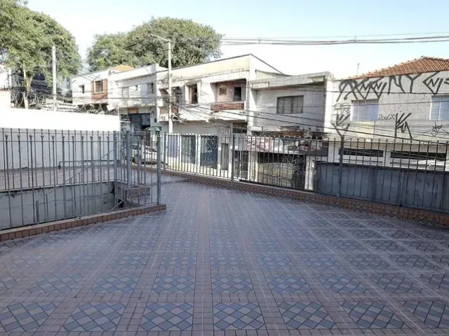 Casa 2 quartos e 2 banheiros, para alugar, no bairro Utinga em Santo André