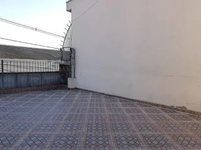 Casa 2 quartos e 2 banheiros, para alugar, no bairro Utinga em Santo André