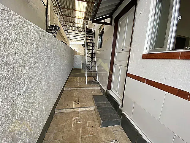 Casa 1 quarto e 1 banheiro, para alugar, no bairro Bandeirantes em Juiz de Fora