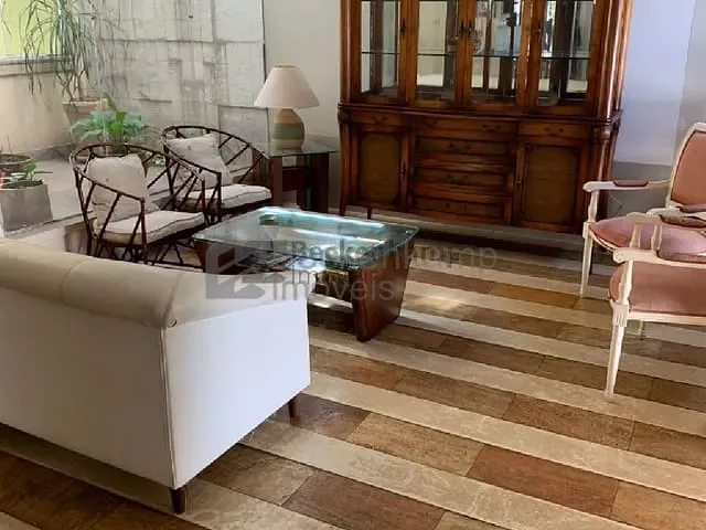 Casa 4 quartos e 3 banheiros, à venda, no bairro Jardim Amalia em Volta Redonda