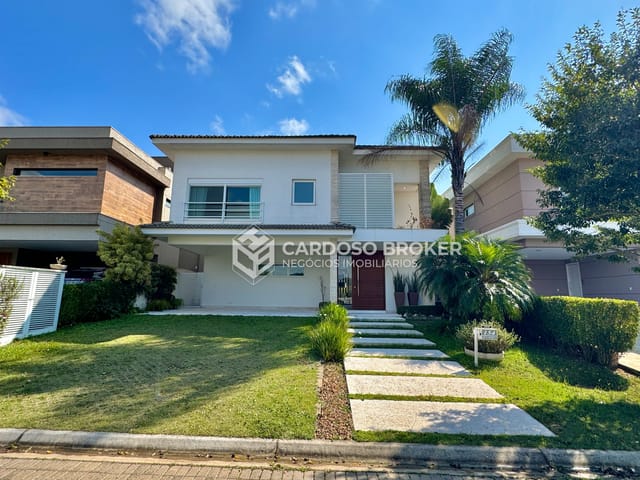 Casa com 420m² 4 quartos e 8 banheiros, à venda, no bairro Tamboré em Santana de Parnaíba