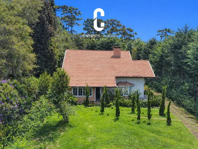 Casa com 1140m² 4 quartos e 3 banheiros, à venda, no bairro Vila Capivari em Campos do Jordão