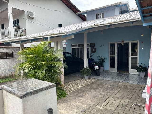 Casa 4 quartos e 2 banheiros, à venda, no bairro Armação em Penha