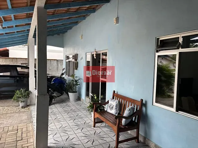 Casa 4 quartos e 2 banheiros, à venda, no bairro Armação em Penha