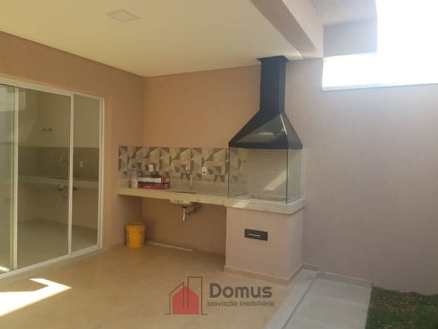 Casa à venda, no bairro Campo Alegre em Pindamonhangaba