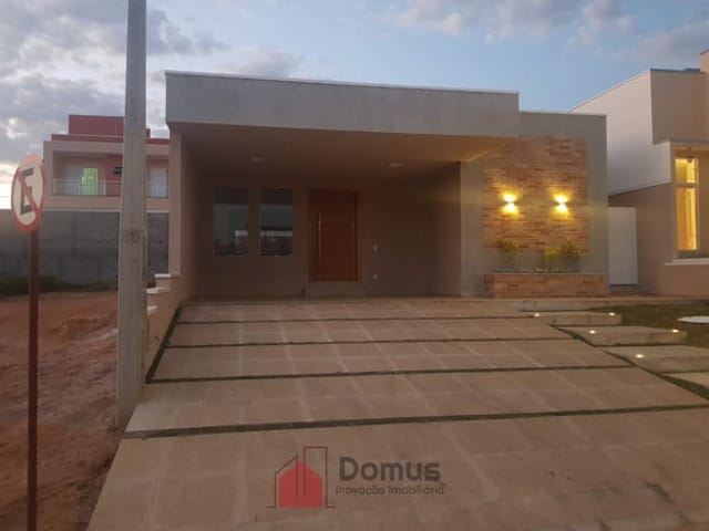 Casa à venda, no bairro Campo Alegre em Pindamonhangaba