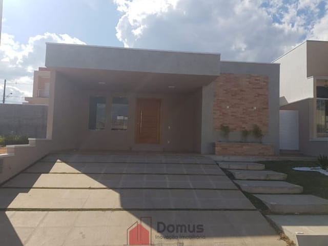 Casa à venda, no bairro Campo Alegre em Pindamonhangaba