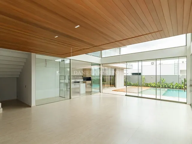 Casa com 501m² 4 quartos e 6 banheiros, à venda, no bairro Recanto do Salto em Londrina