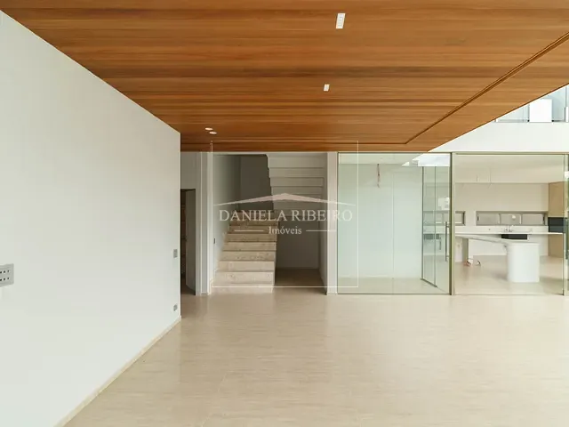 Casa com 501m² 4 quartos e 6 banheiros, à venda, no bairro Recanto do Salto em Londrina