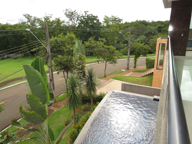Casa com 600m² 4 quartos e 6 banheiros, à venda, no bairro Esperança em Londrina