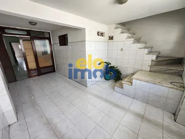Casa com 180m² 4 quartos e 4 banheiros, à venda, no bairro Nossa Senhora das Dores em Caruaru