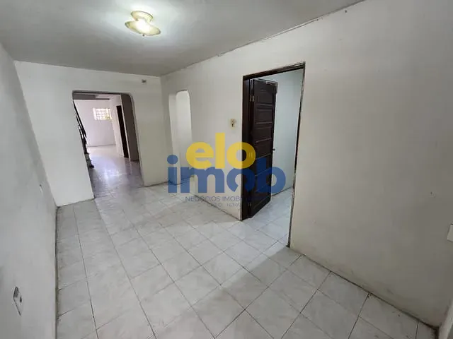 Casa com 180m² 4 quartos e 4 banheiros, à venda, no bairro Nossa Senhora das Dores em Caruaru