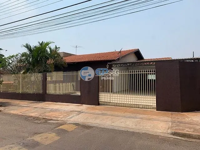Casa com 487m² 4 quartos e 5 banheiros, à venda, no bairro Vila Oliveira em Rolândia