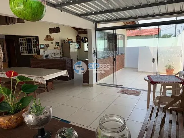 Casa com 487m² 4 quartos e 5 banheiros, à venda, no bairro Vila Oliveira em Rolândia