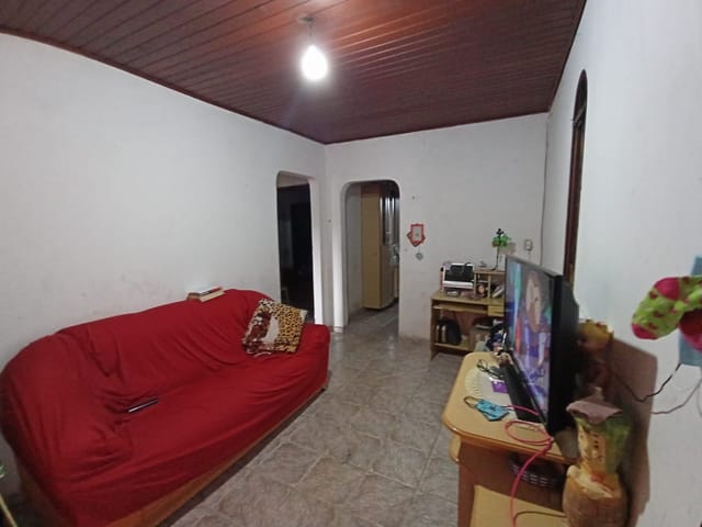 Casa 2 quartos e 1 banheiro, à venda, no bairro Vila Santo Antônio em Ferraz de Vasconcelos