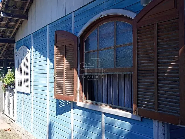 Casa com 360m² 3 quartos e 2 banheiros, à venda, no bairro Cidade Jardim Guapimirim em Guapimirim