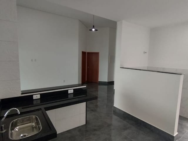 Casa com 250m² 3 quartos e 2 banheiros, à venda, no bairro Jardim Cândido Bertini em Santa Bárbara D'Oeste