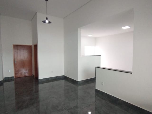 Casa com 250m² 3 quartos e 2 banheiros, à venda, no bairro Jardim Cândido Bertini em Santa Bárbara D'Oeste