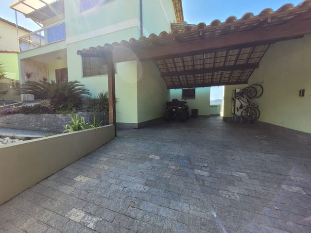 Casa com 450m² 4 quartos e 11 banheiros, à venda ou para alugar, no bairro Camboinhas em Niterói