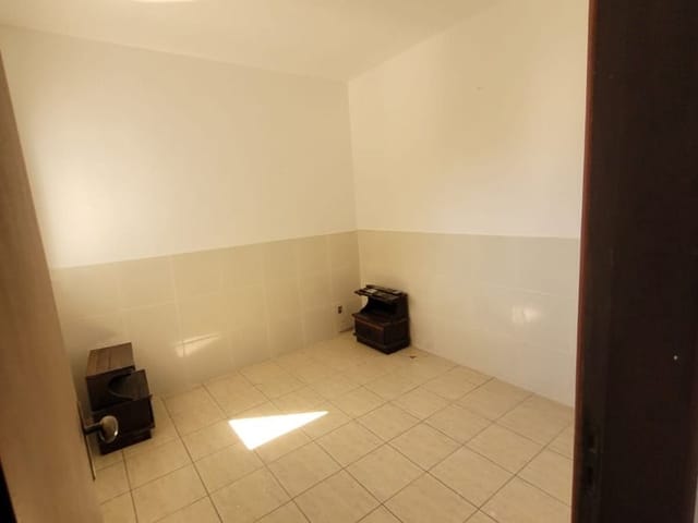 Casa com 450m² 4 quartos e 11 banheiros, à venda ou para alugar, no bairro Camboinhas em Niterói