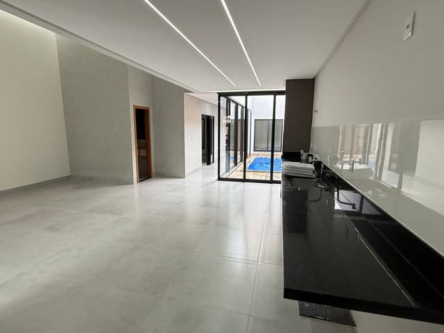 Casa com 210m² 3 quartos e 4 banheiros, à venda, no bairro Jardim Atlântico em Goiânia